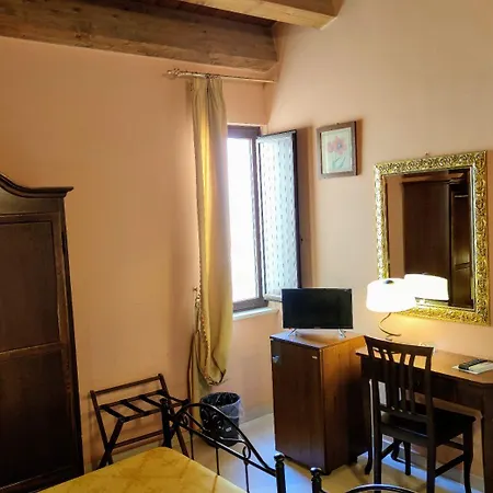 Sorella Luna فندق مبيت وإفطار 4*